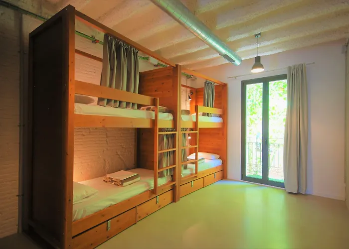 Ten To Go Hostel Barcelona